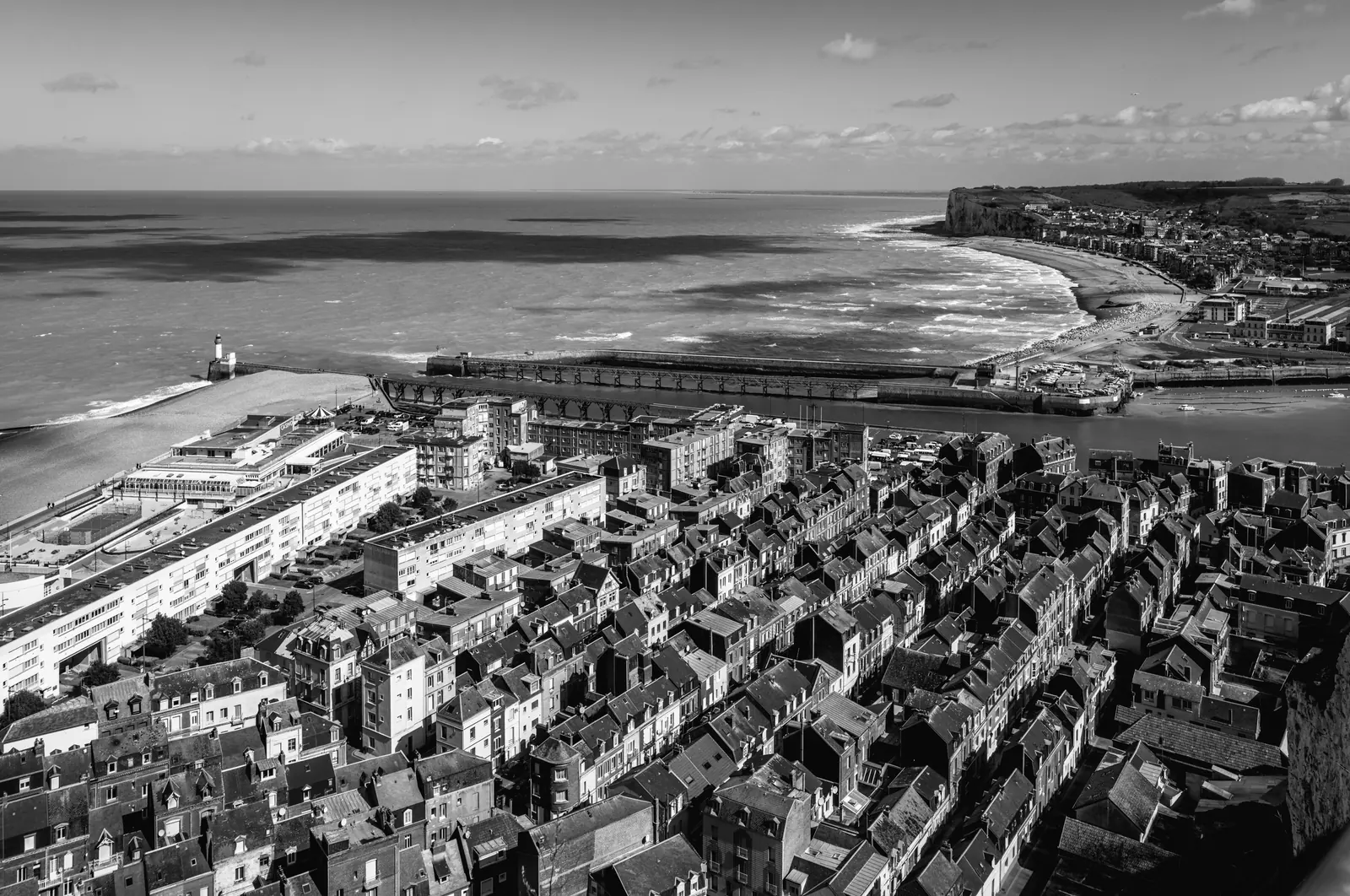 Le Tréport and the cliffs seen from above, in black and white